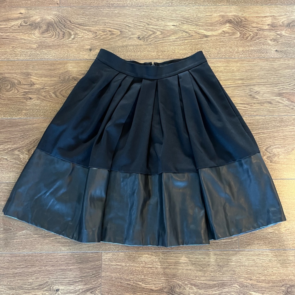 Beautiful Banana Republic A-Line Skirt with Vegan Leather Detail